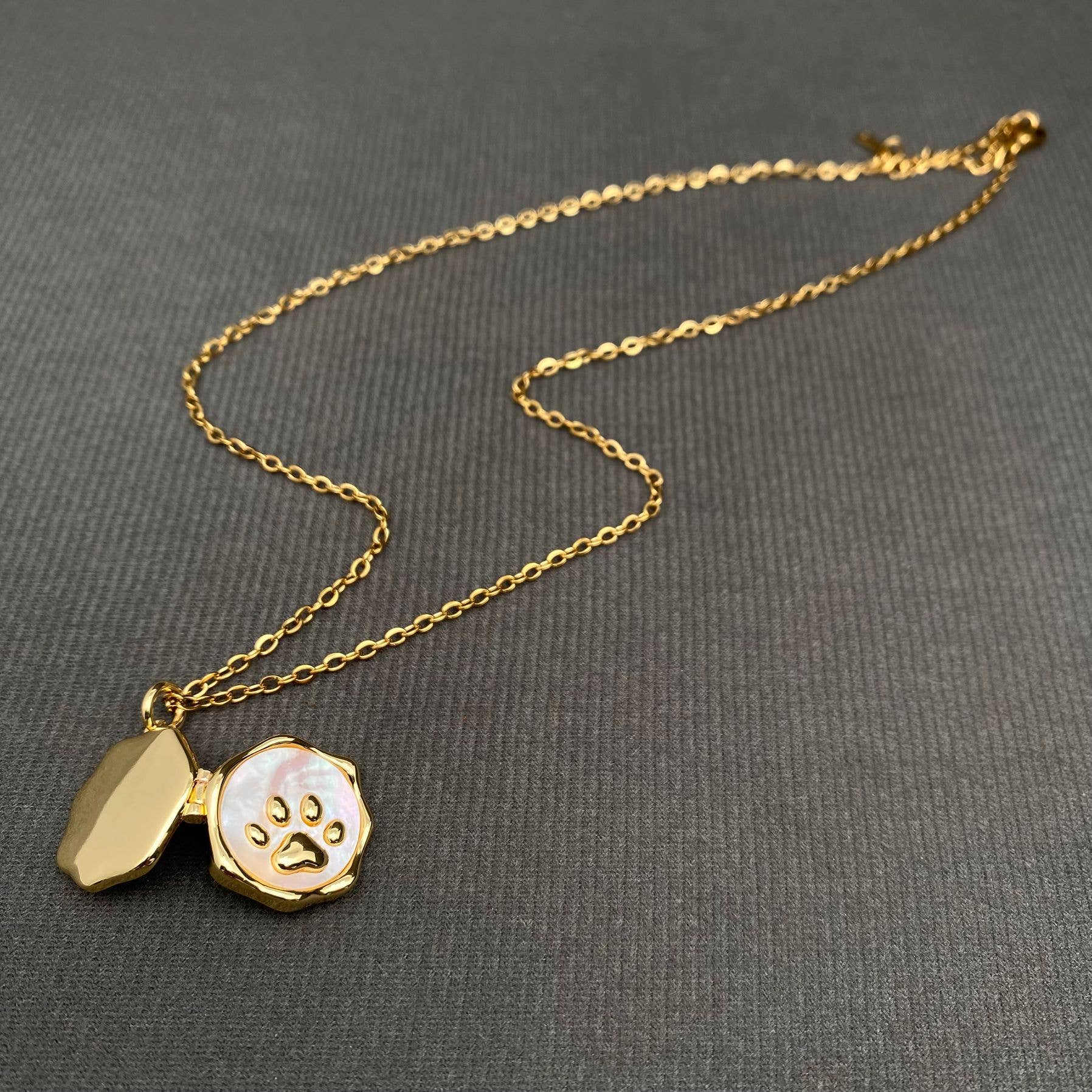 Shell Inlaid Cat's Paw Style Locket Charm Necklace